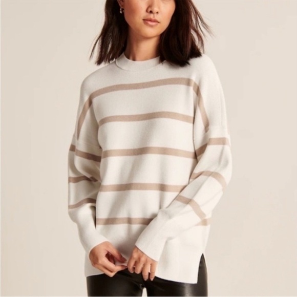 Abercrombie & Fitch White & Brown Striped Luxeloft Oversized Crewneck Sweater - Picture 1 of 10